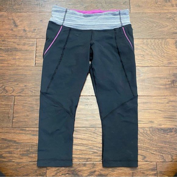 lululemon athletica Pants - Lululemon black grey &amp; purple cropped Capri workout leggings